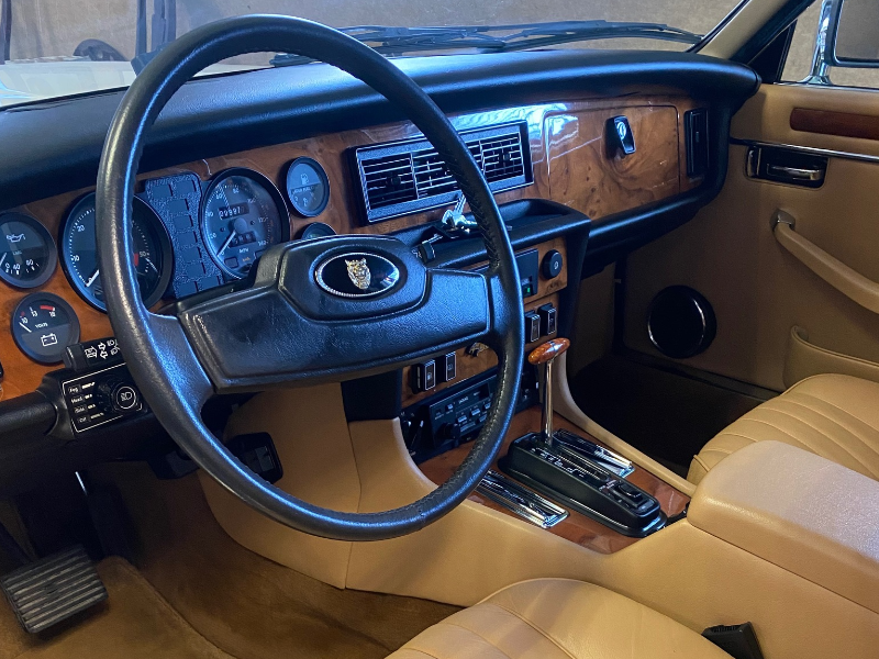 1987 Jaguar XJ6 10