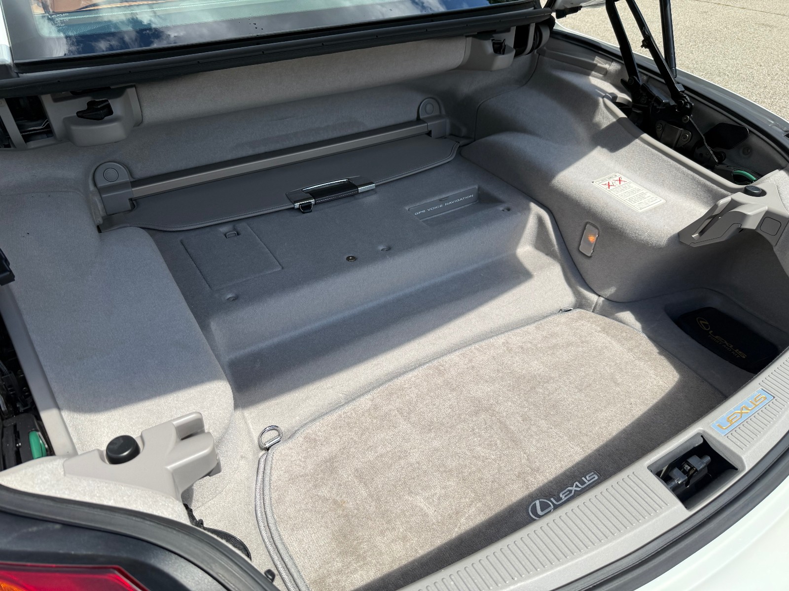 2005 Lexus SC430 2051