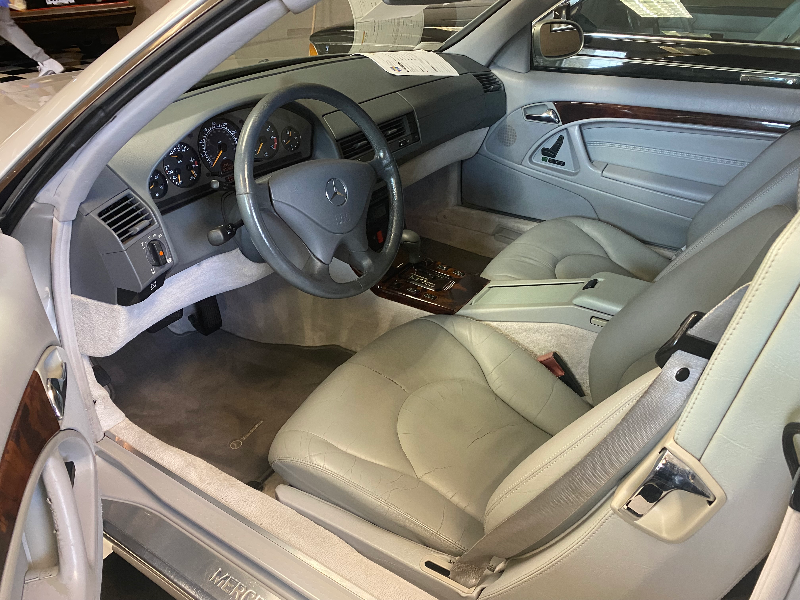 1999 Mercedes Benz  SL500 102