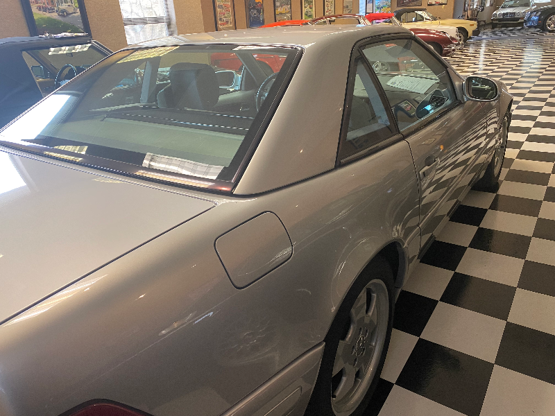 1999 Mercedes Benz  SL500 105