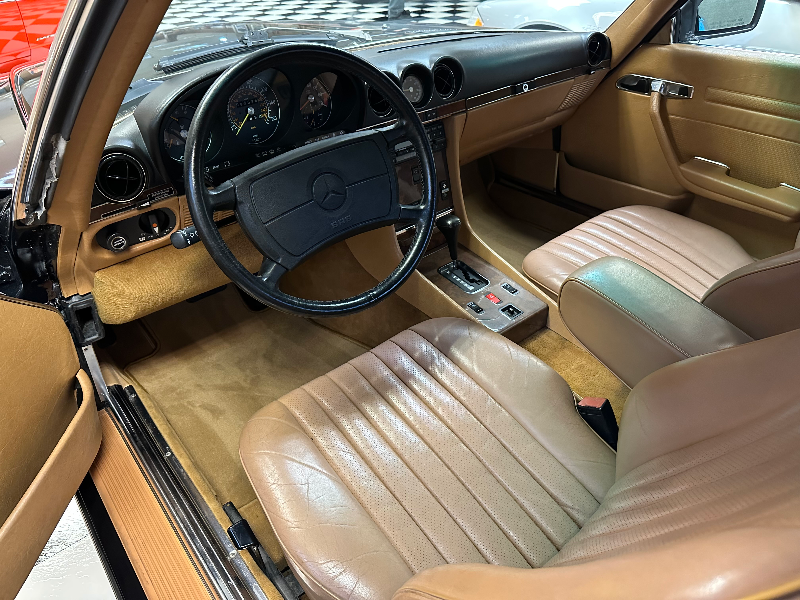 1987 Mercedes Benz  560 SL 142