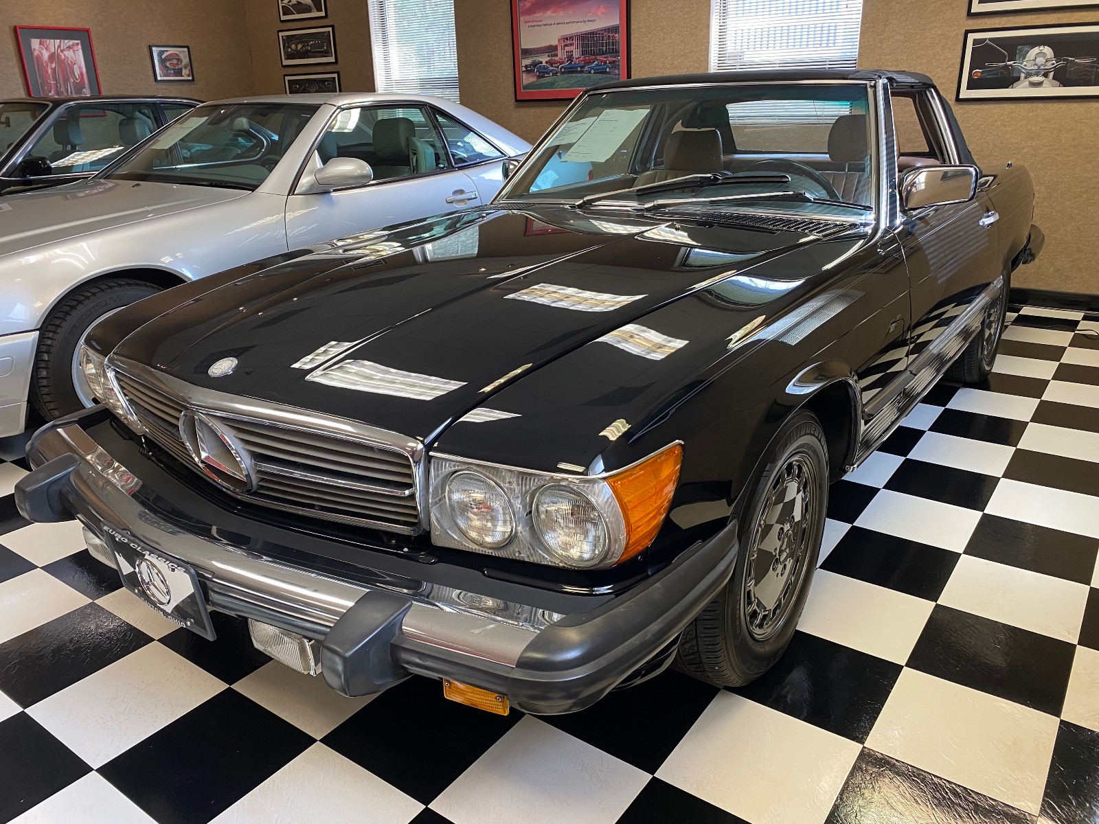 1987 Mercedes Benz  560 SL 289