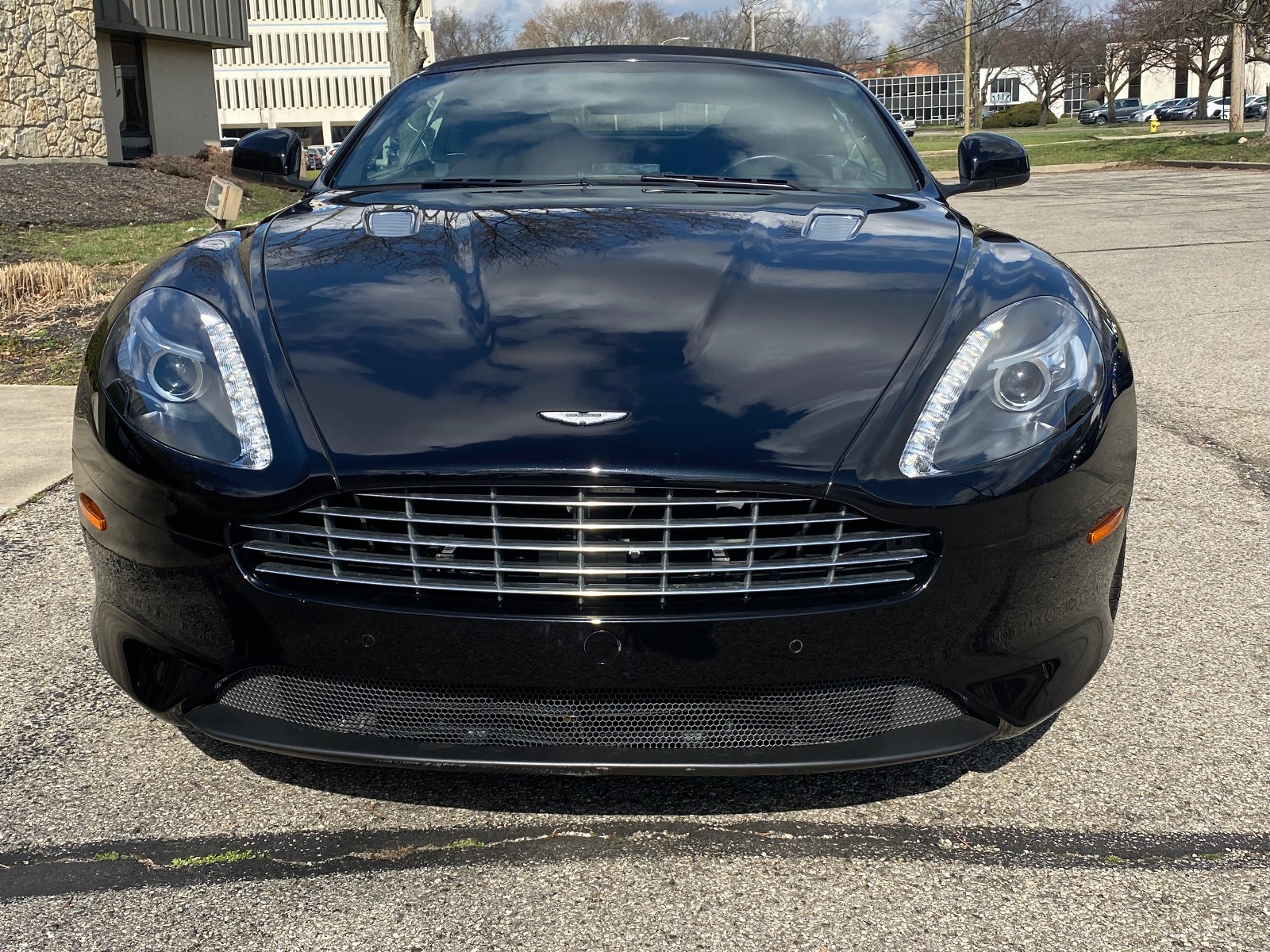 2012 Aston Martin  Virage Volante 556