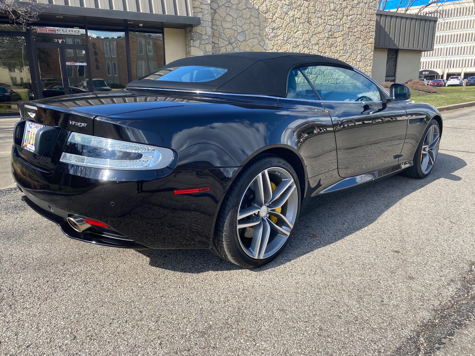 2012 Aston Martin  Virage Volante 563