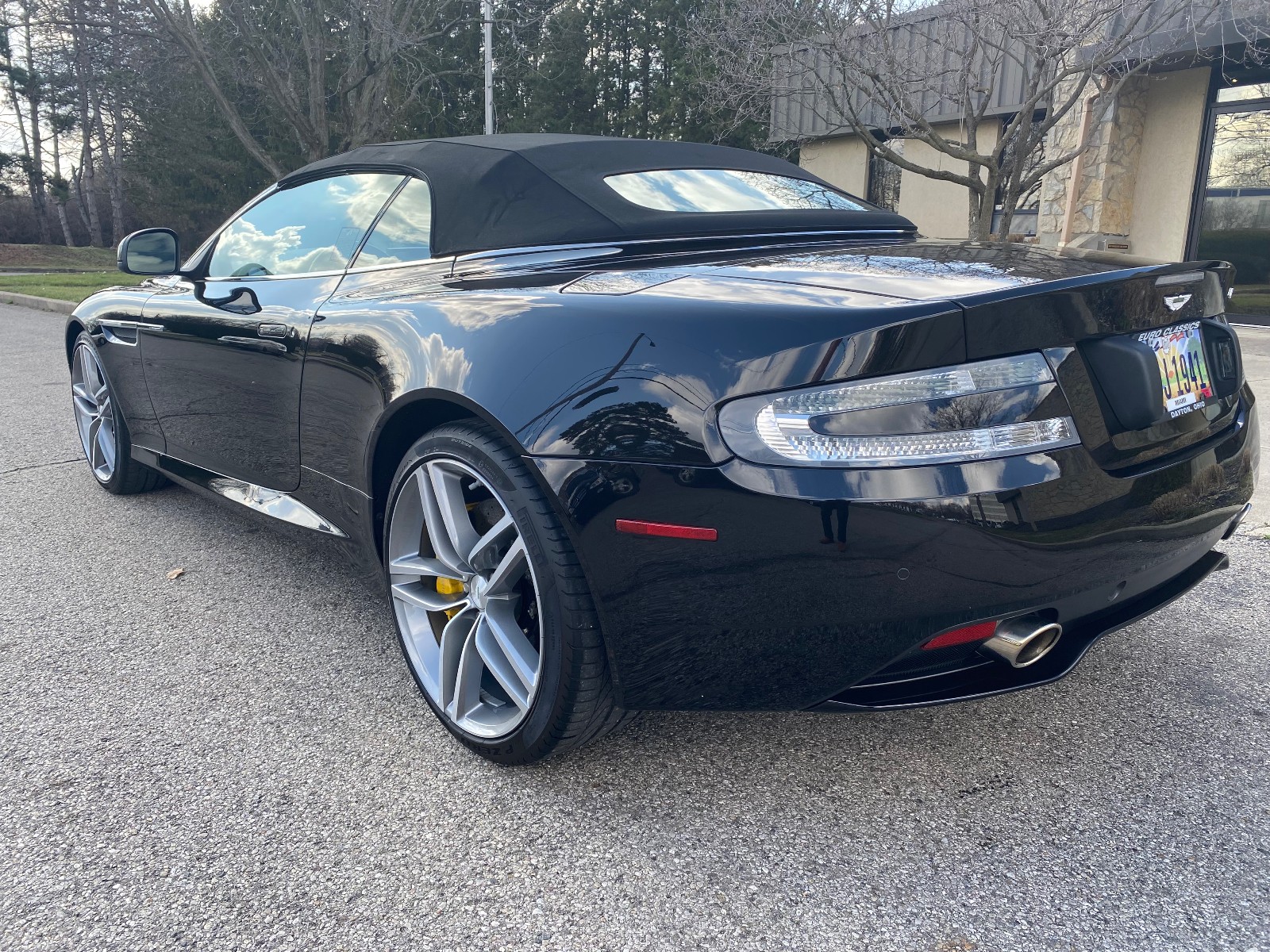 2012 Aston Martin  Virage Volante 559