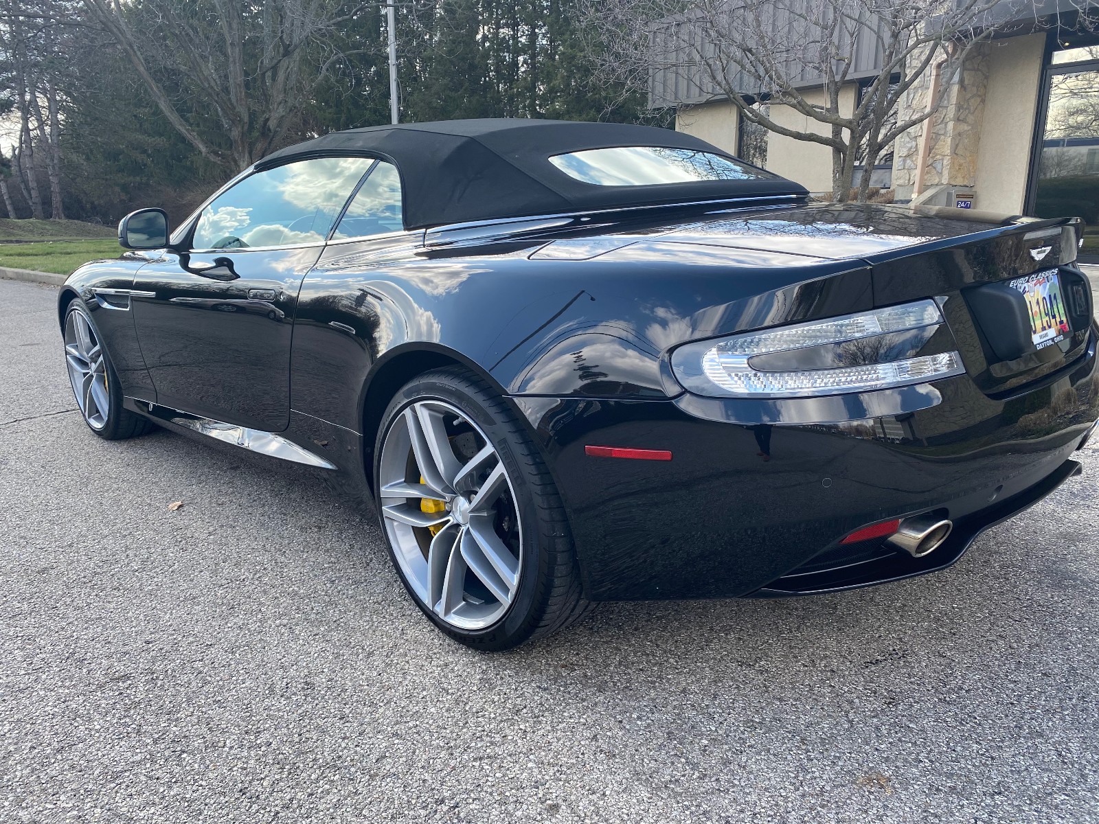 2012 Aston Martin  Virage Volante 558