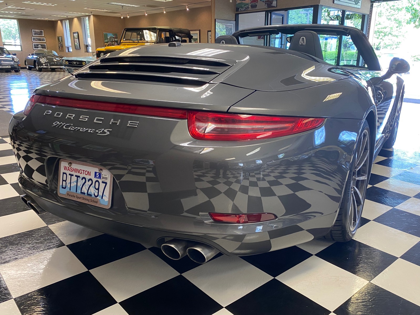 2013 Porsche 911 C4S 725