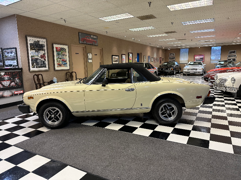 1979 Fiat Spider 2000 243