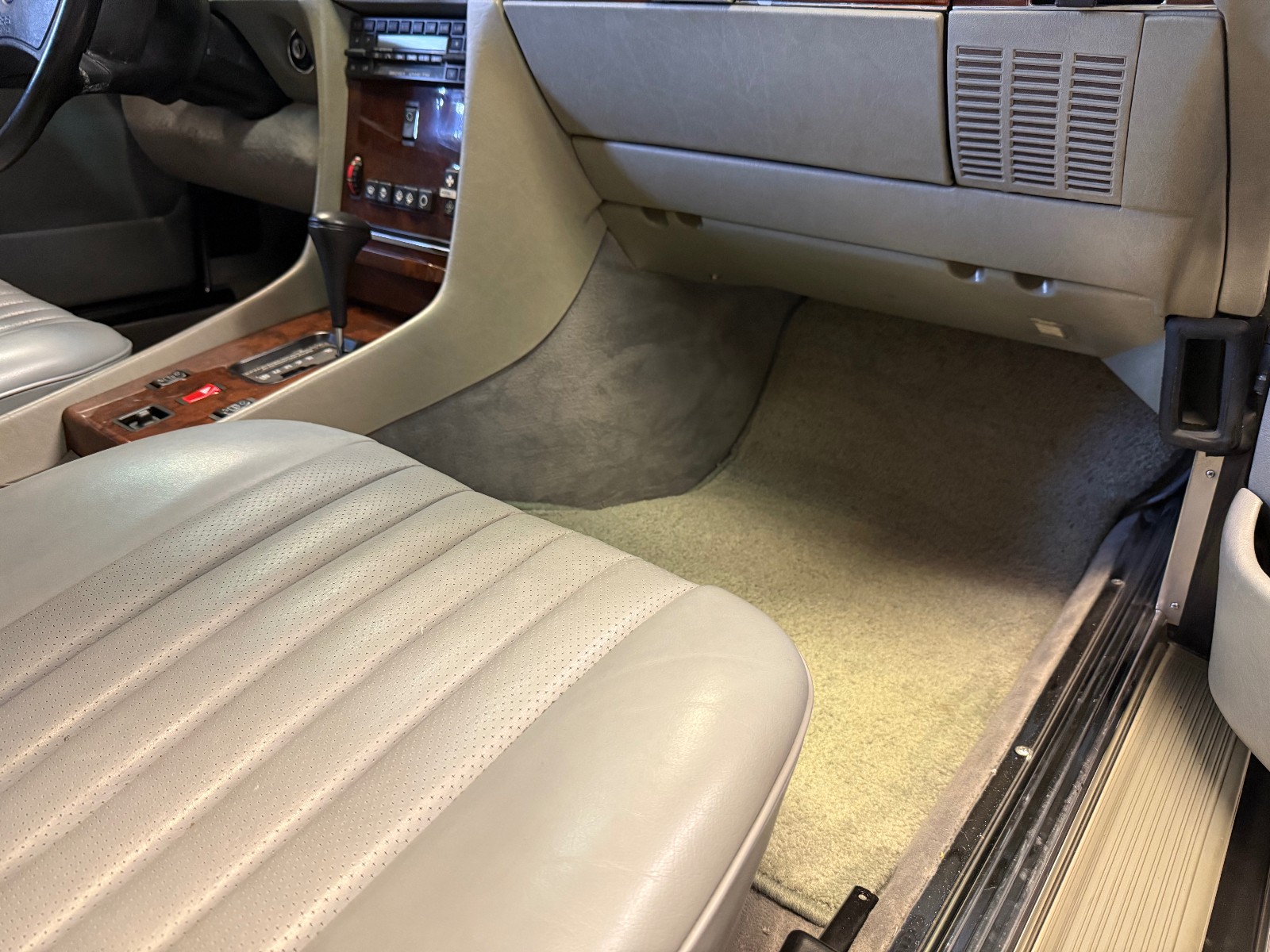 1989 Mercedes Benz 560SL 1748