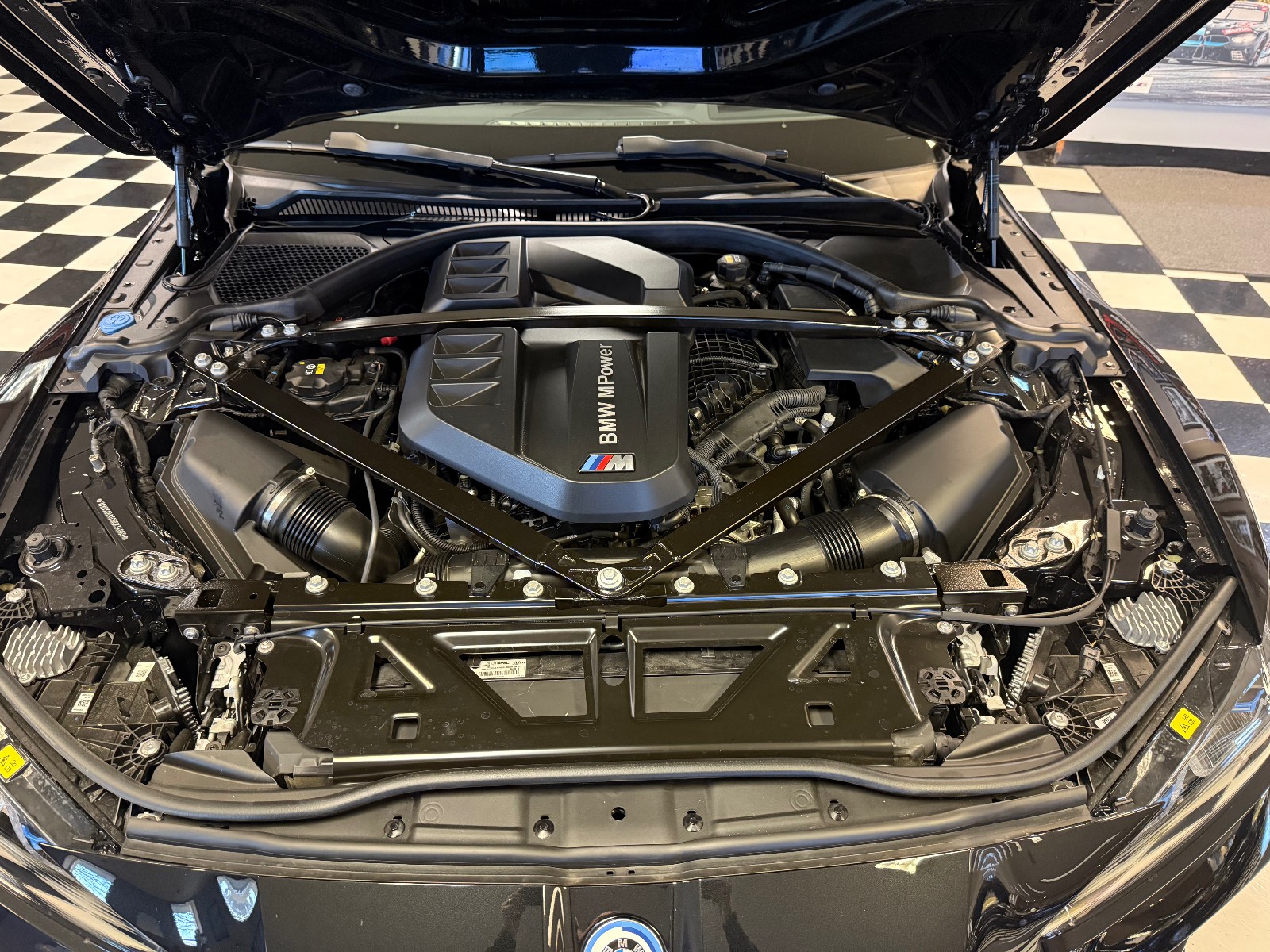 2022 BMW M4 Competition 1825